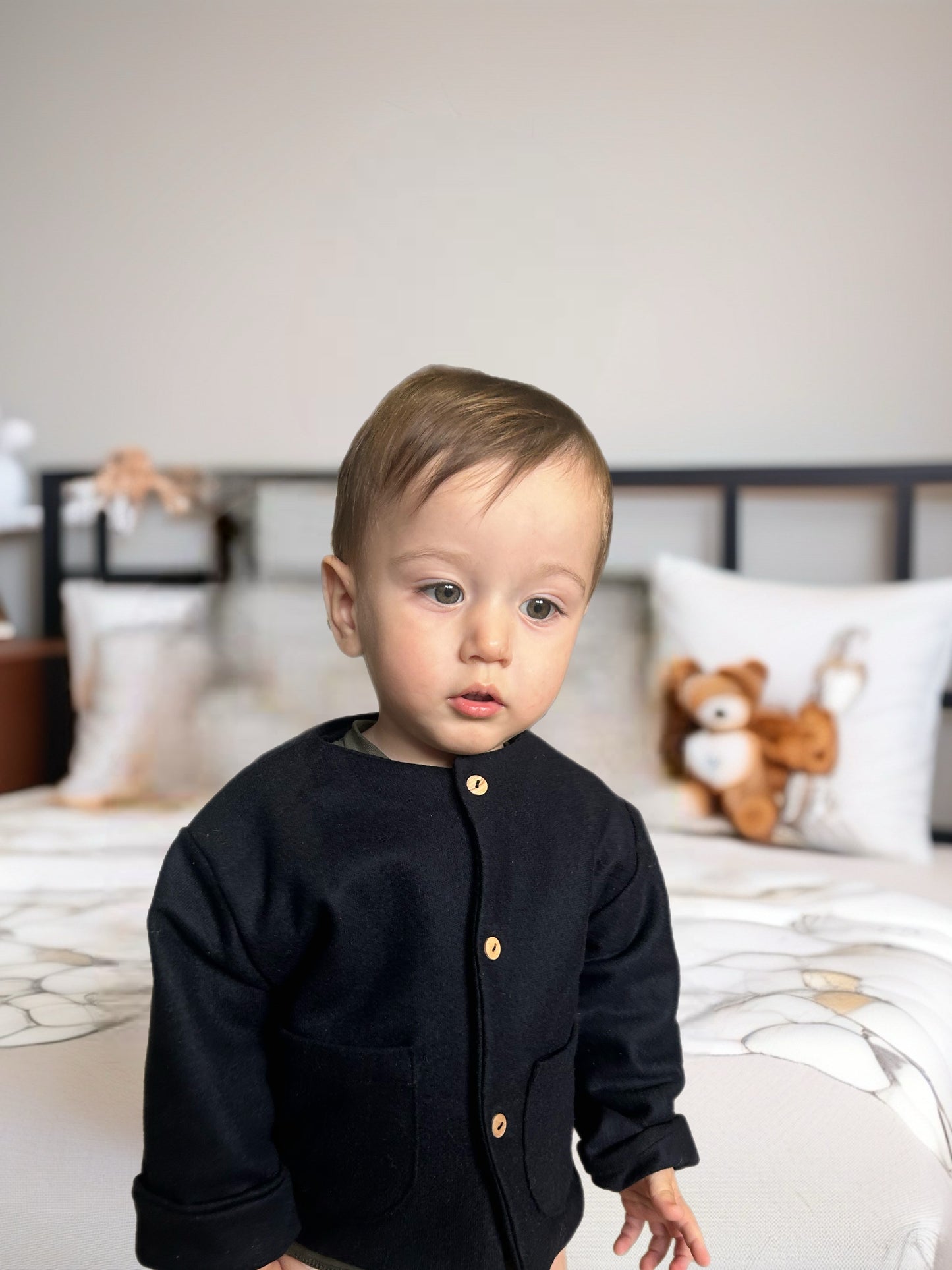 Próximamente Chaqueta infantil de paño azul marino con forro estampado- Colección Orígenes