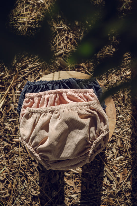 Cubrebebé de pana suave – Colección Orígenes