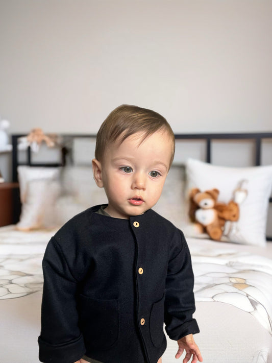 Próximamente Chaqueta infantil de paño azul marino con forro estampado- Colección Orígenes