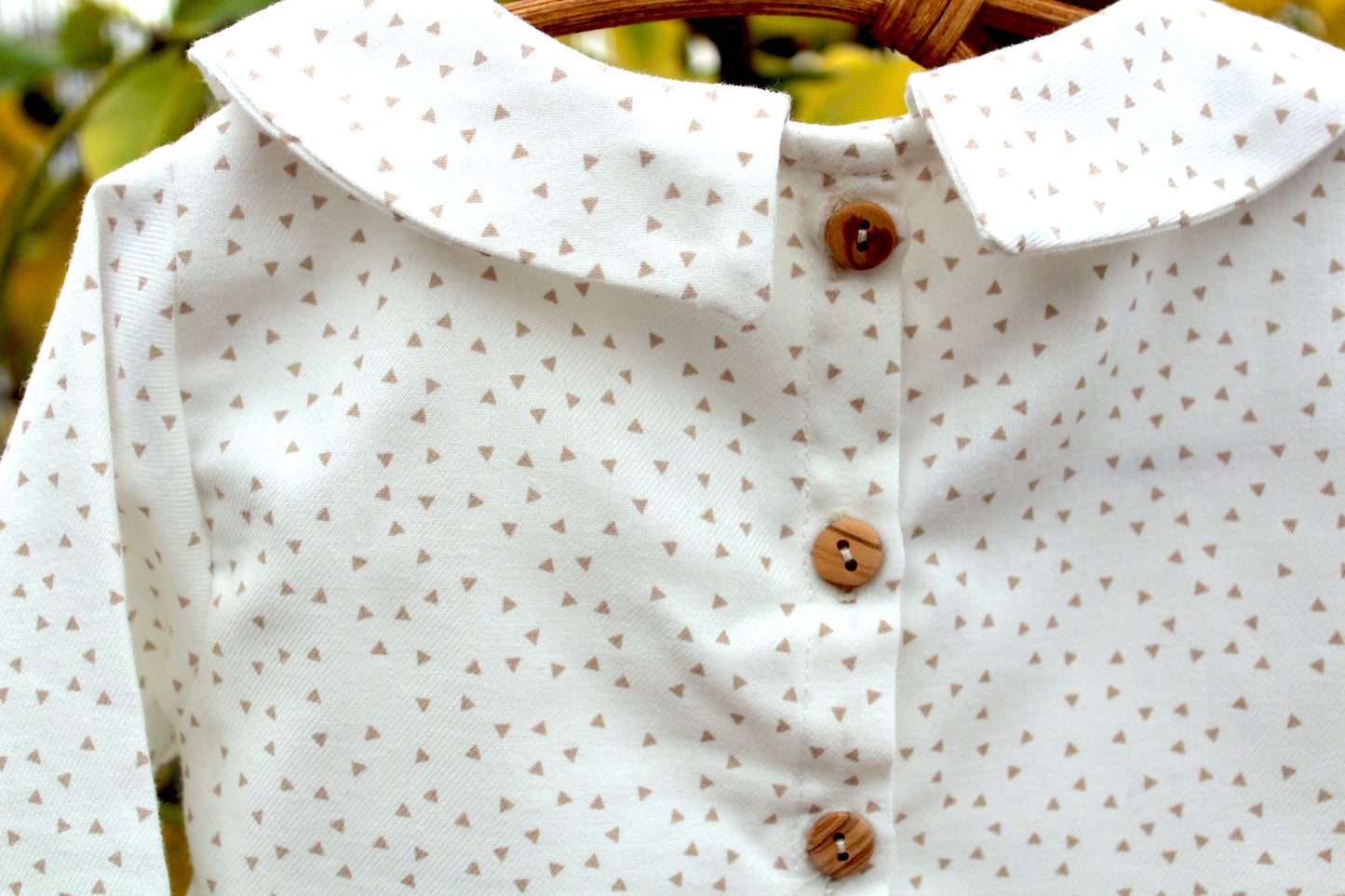 Camiseta 100% Algodón Orgánico – Detalles Marrón Suave